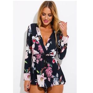 NWT Selfie Leslie Ursula Plunging V-Neck Open Back Long Sleeve Floral Romper